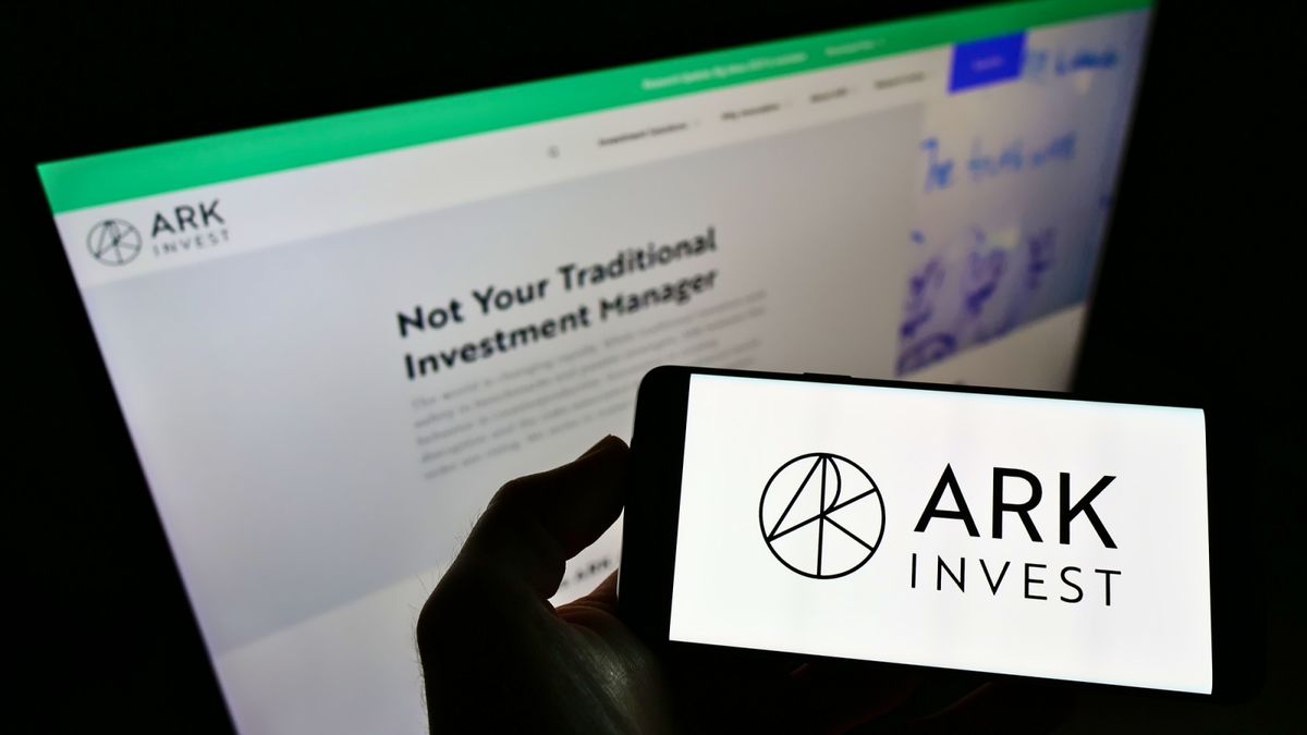 ARK Invest Continues Coinbase (COIN) Share Sales in ETF Rebalancing Efforts